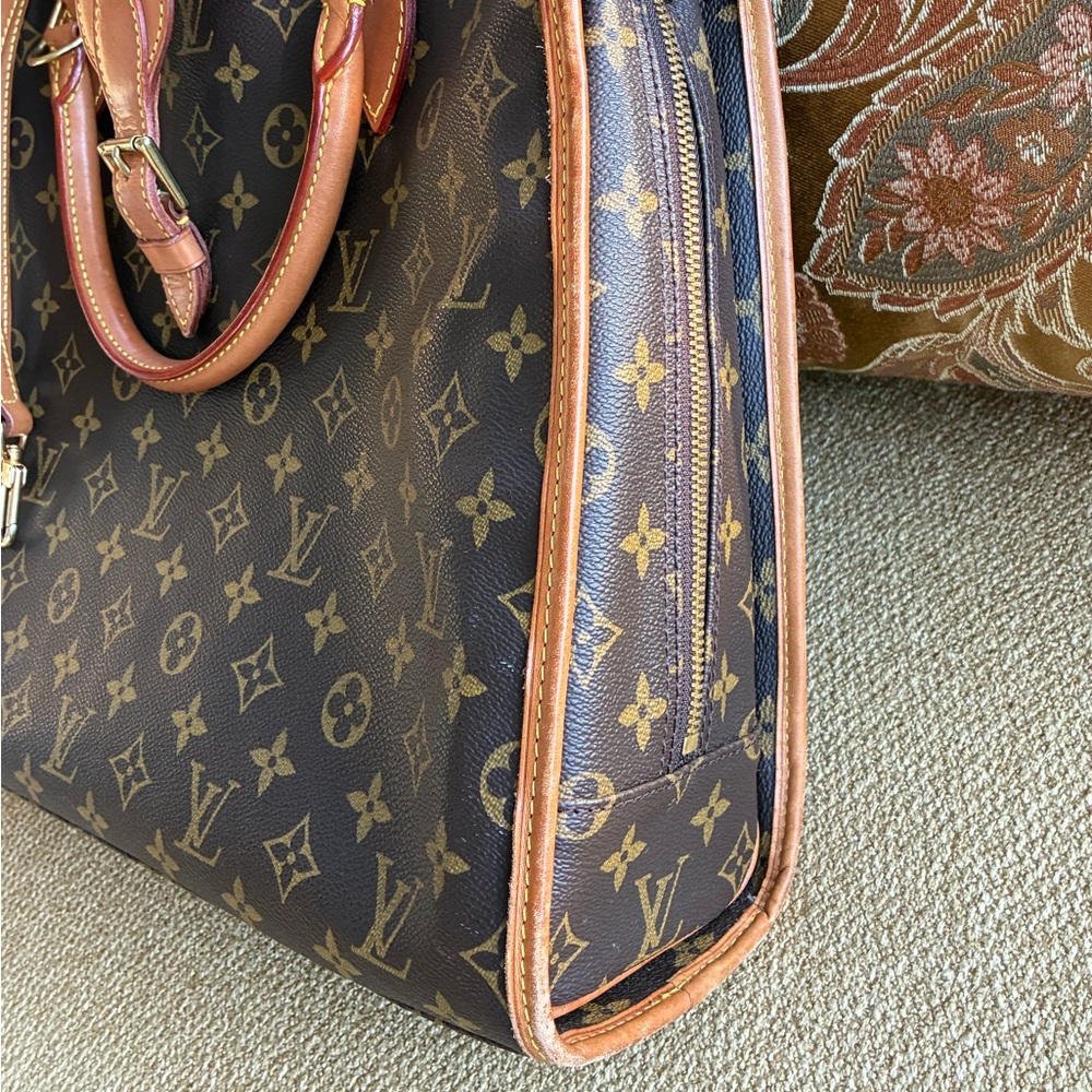 Louis Vuitton Rivoli Business Monogram Elegant - Unisex - Picture 9 of 17